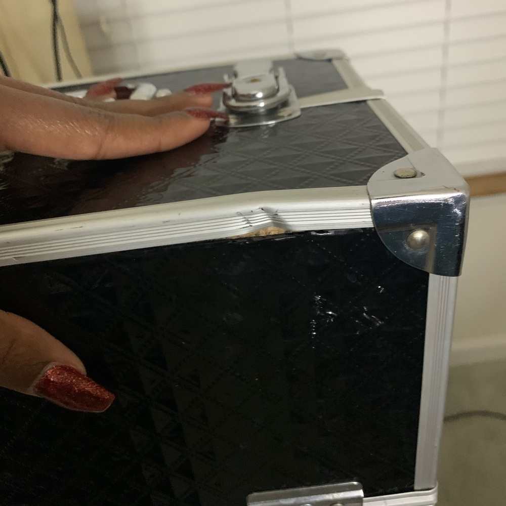 Makeup Train Caae - Picture 12 of 14